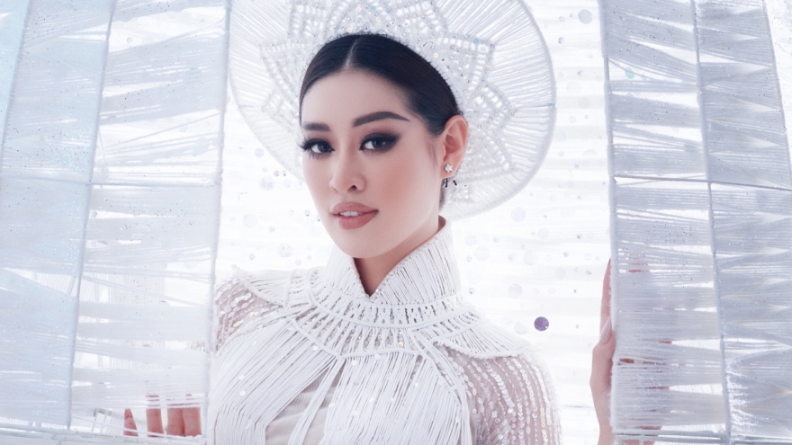 Vietnamese costume impresses audiences at Miss Universe 2020